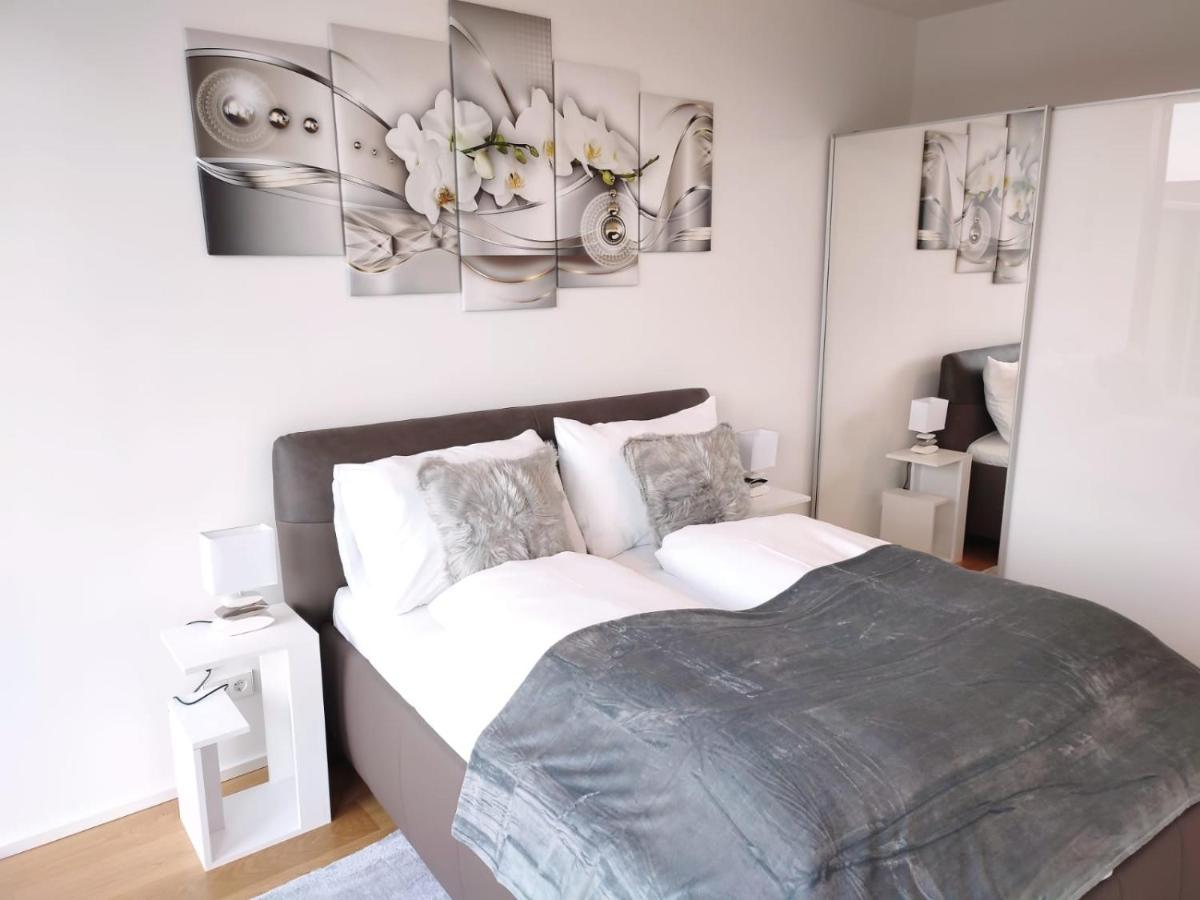 Panorama Apartment Vienna - Free Parking, Sauna & Fitness ภายนอก รูปภาพ