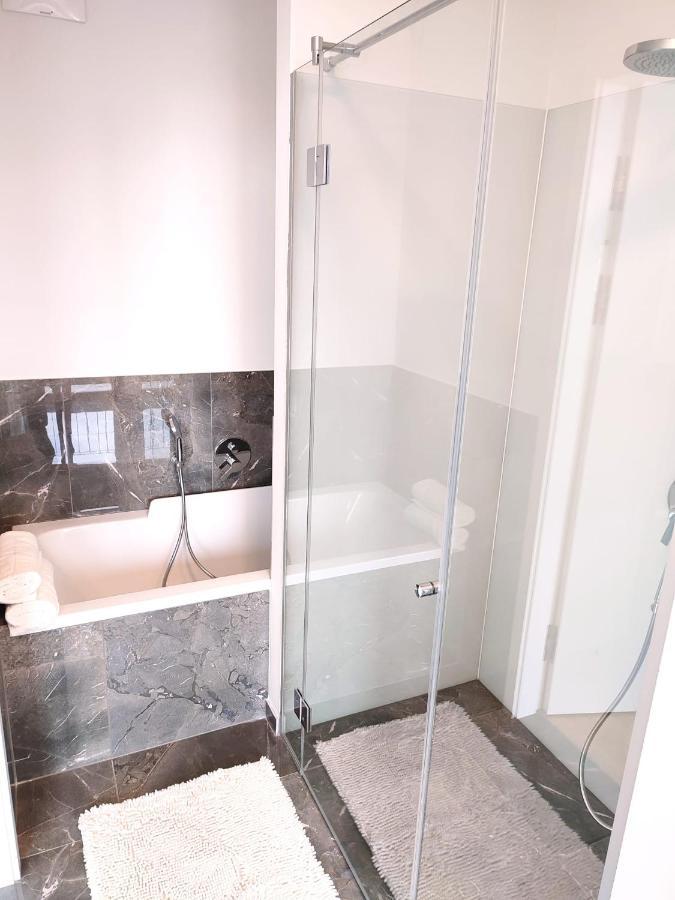 Panorama Apartment Vienna - Free Parking, Sauna & Fitness ภายนอก รูปภาพ