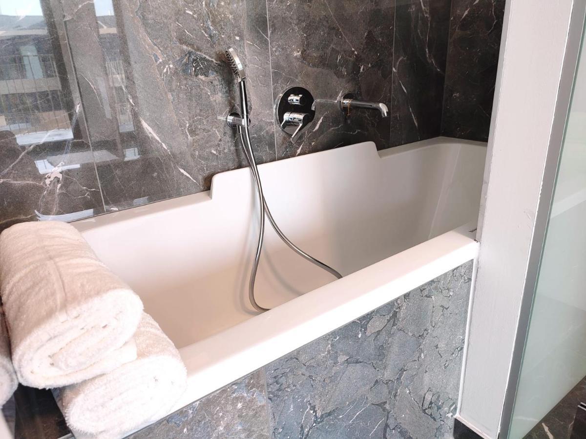 Panorama Apartment Vienna - Free Parking, Sauna & Fitness ภายนอก รูปภาพ